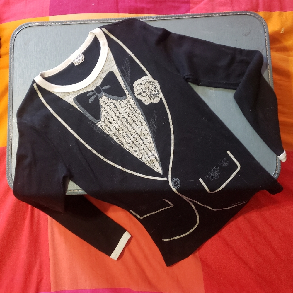 Original vintage late 70s early 80s tuxedo long sleeve tee.